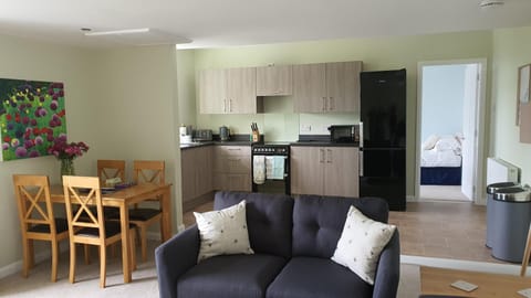 Kitchen or kitchenette, Seating area