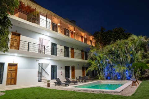 Facade/entrance, Swimming pool