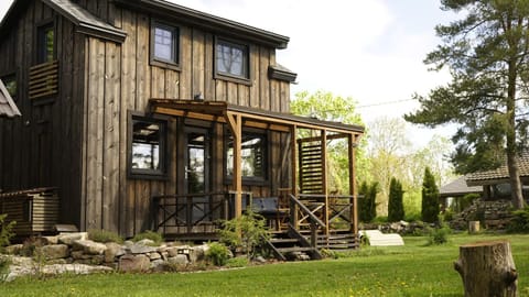 Property building, Day