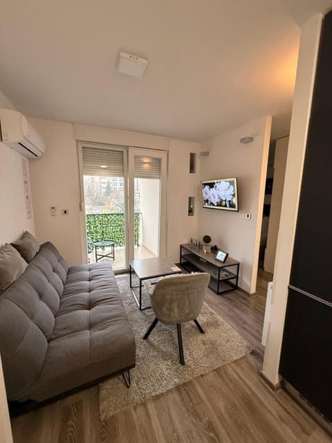 TV and multimedia, Seating area