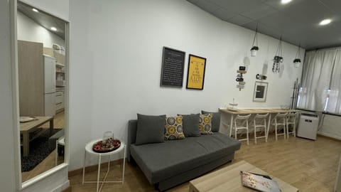 Palacio Real Citymad Apartment in Centro