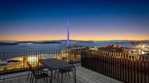 Balcony/Terrace, Dining area, City view, Lake view, Mountain view, River view, Sea view