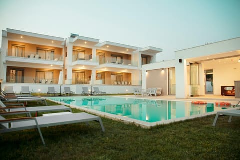 Property building, Swimming pool