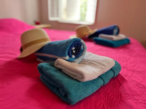 Bed, Photo of the whole room, Bedroom, towels