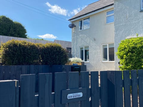 Property building, Patio, Natural landscape, Summer, Sea view, Location, Sunrise, Sunset