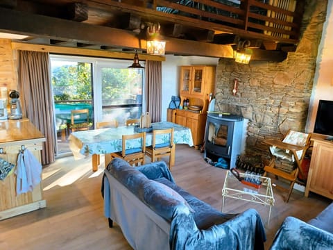 Louloudia - Bonsoy Jaune 12 Blaimont - huis in het bos met mooi zicht en rustig gelegen House in Wallonia, Belgium