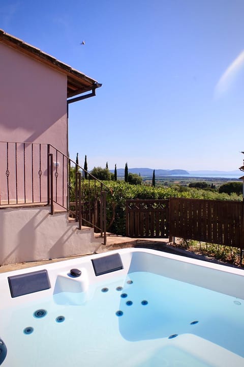 Natural landscape, Hot Tub, View (from property/room)