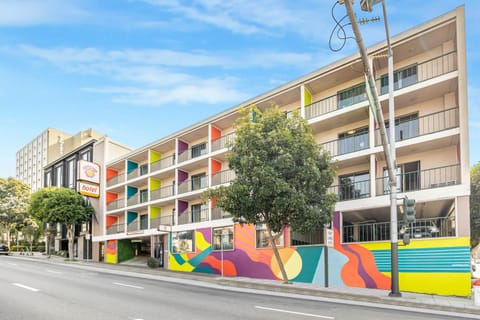 Property building, Day, Street view