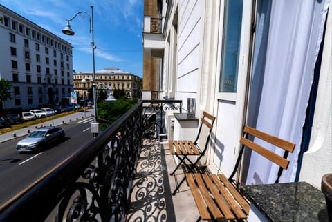 Property building, Day, Neighbourhood, View (from property/room), Balcony/Terrace, City view, Street view, Location