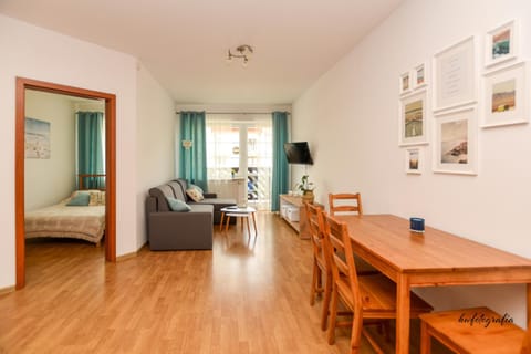 Bed, Living room, Photo of the whole room, Seating area, Dining area, Bedroom