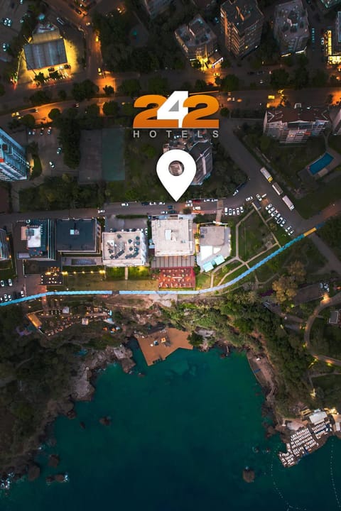 Natural landscape, Bird's eye view, City view, Sea view, Street view