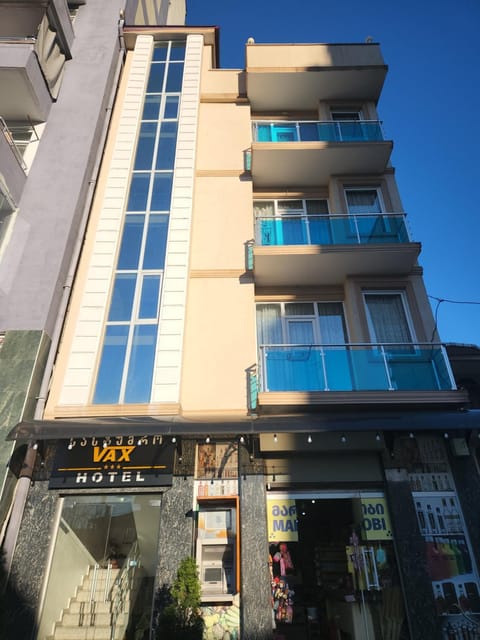 Property building, Day