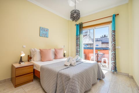 Spring, Bed, People, Winter, Summer, View (from property/room), Balcony/Terrace, Photo of the whole room, Decorative detail, Decorative detail, Logo/Certificate/Sign, Bedroom, Autumn, On site, Guests, Location, children, older children, Family, towels, wardrobe, air conditioner