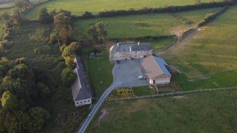 Ancien hôtel aux moines Pierrefitte St Lo Bed and Breakfast in Saint-Lô