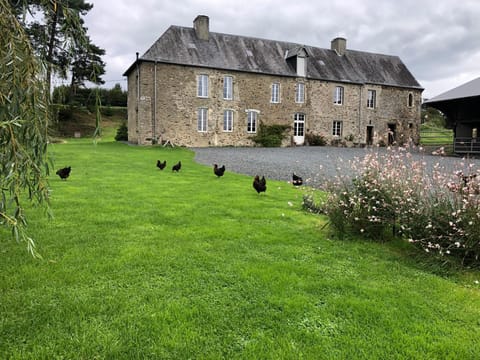 Ancien hôtel aux moines Pierrefitte St Lo Bed and Breakfast in Saint-Lô