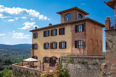 Property building, View (from property/room), Balcony/Terrace