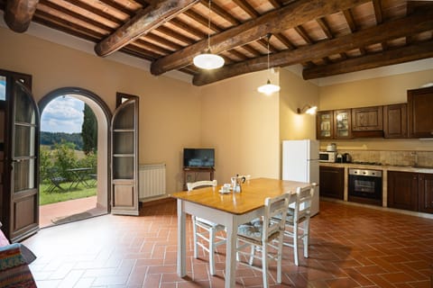 View (from property/room), Dining area, Garden view, kitchen