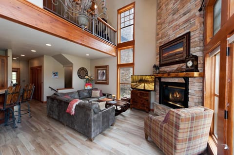 Elkpoint Unit 11 House in Purgatory