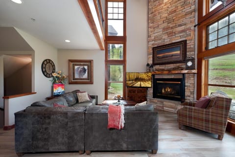 Elkpoint Unit 11 House in Purgatory