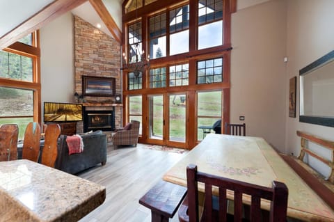 Elkpoint Unit 11 House in Purgatory