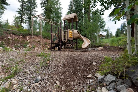 64 Engineer Drive House in Purgatory