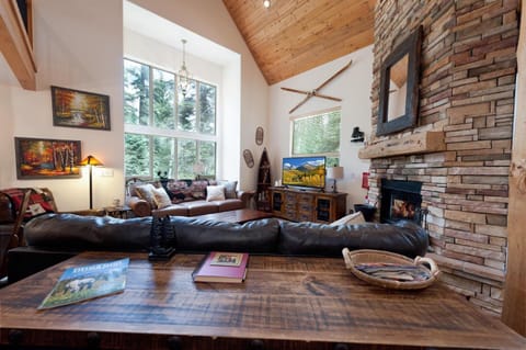 672 Beaver Circle House in Purgatory