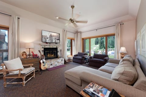 Village Center 405 House in Purgatory