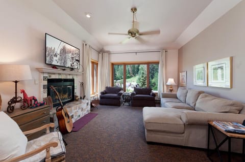 Village Center 405 House in Purgatory