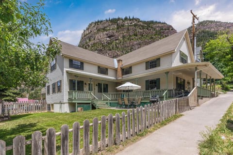 320 8th Avenue House in Ouray