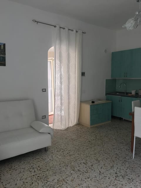 TV and multimedia, Kitchen or kitchenette, Living room, Photo of the whole room, Dining area