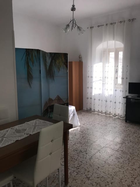 Bed, TV and multimedia, Living room, Photo of the whole room, Bedroom