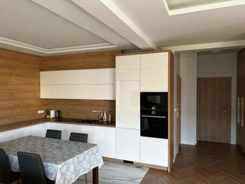 Kitchen or kitchenette, Living room, Dining area, pet friendly