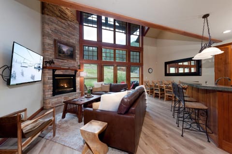 Elkpoint Unit 13 House in Purgatory