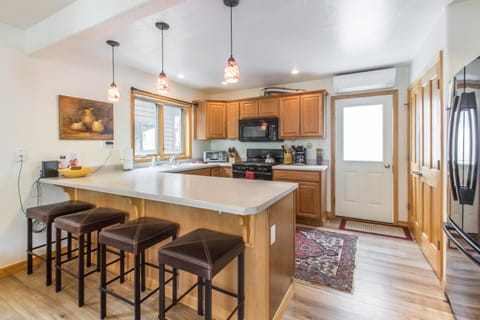 1490OAK Grandview Condo House in Ouray