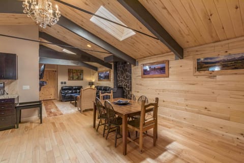 Lotus Mountain Suites The Gallery House in Ouray