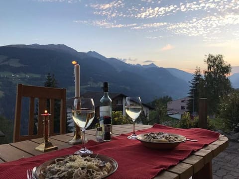 View (from property/room), Balcony/Terrace, Food and drinks, Mountain view