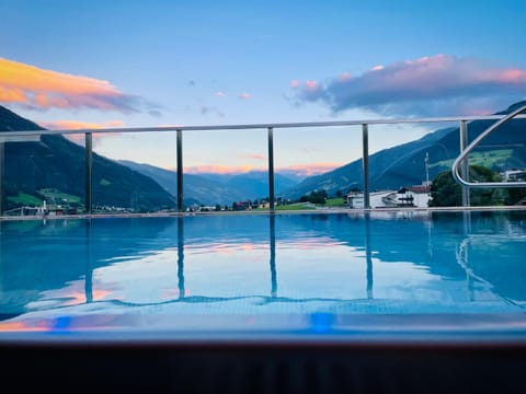Spa and wellness centre/facilities, Swimming pool