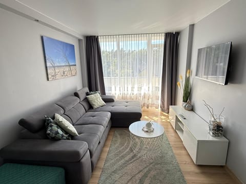 Bed, TV and multimedia, Living room, Photo of the whole room