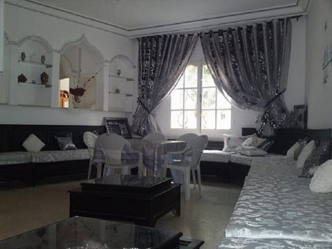 Communal lounge/ TV room, TV and multimedia, Living room, Seating area