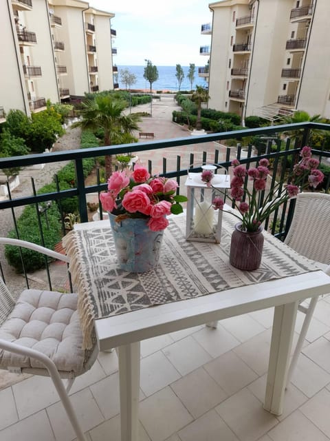 View (from property/room), Balcony/Terrace