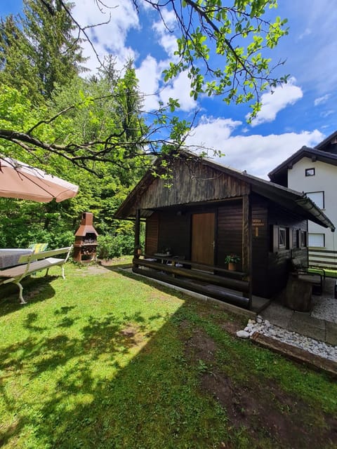 Property building, Patio, Facade/entrance, Garden