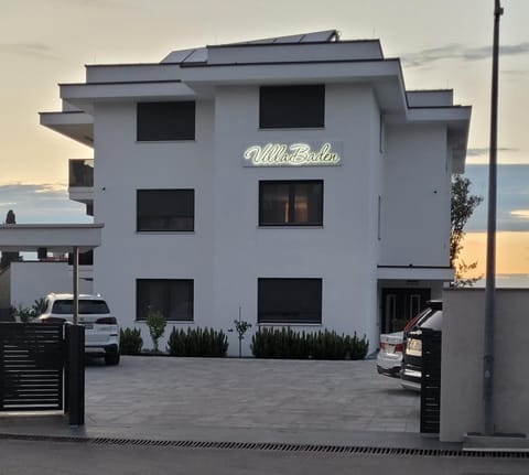 Property building, Facade/entrance, Property logo or sign