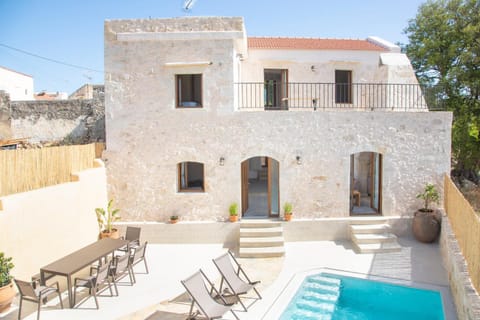 Balcony/Terrace, Pool view, Swimming pool