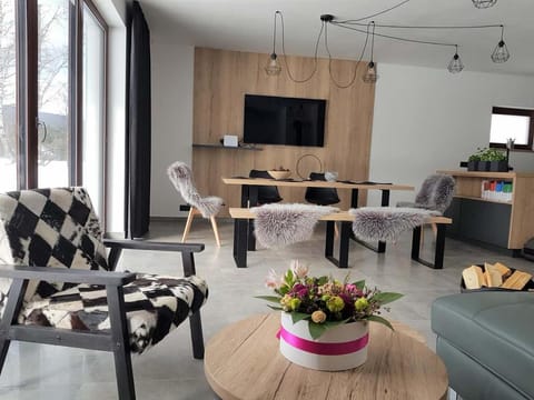 Living room, Dining area