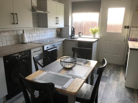 Rowan Place 5 Bedroom Off Street Parking Accommodation House in Newton Aycliffe