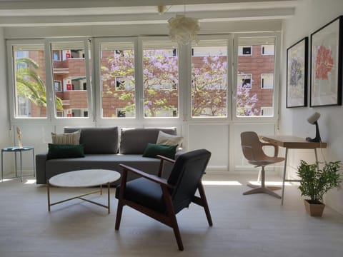 Living room, Lounge or bar, Seating area