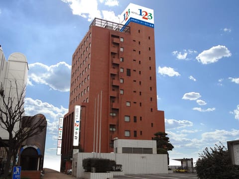 Property building, Day