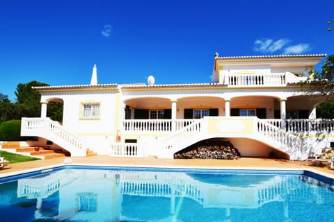 Property building, Spring, Off site, Day, People, Winter, Summer, Garden, View (from property/room), Other, Decorative detail, Autumn, On site, Guests, Garden view, Landmark view, Pool view, Area and facilities, Swimming pool, Seasons, Time of day, Location, Sunrise, Sunset, children, young children, older children, group of guests, Family, ATM