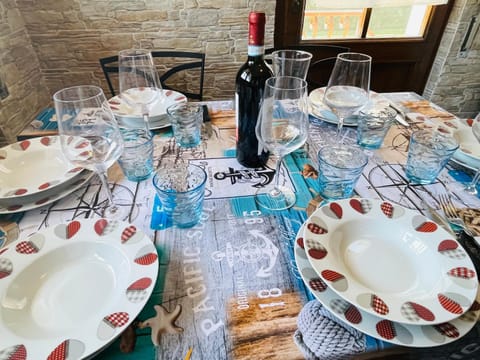 Property building, Food and drinks, Food, Breakfast, Drinks