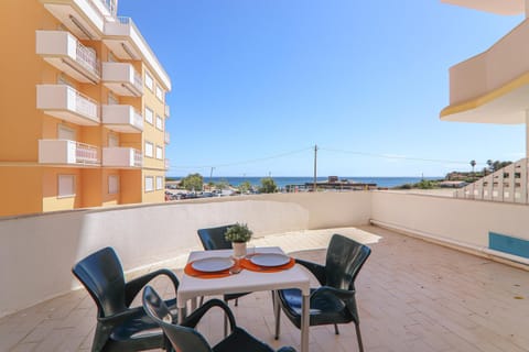 Property building, Balcony/Terrace, Living room